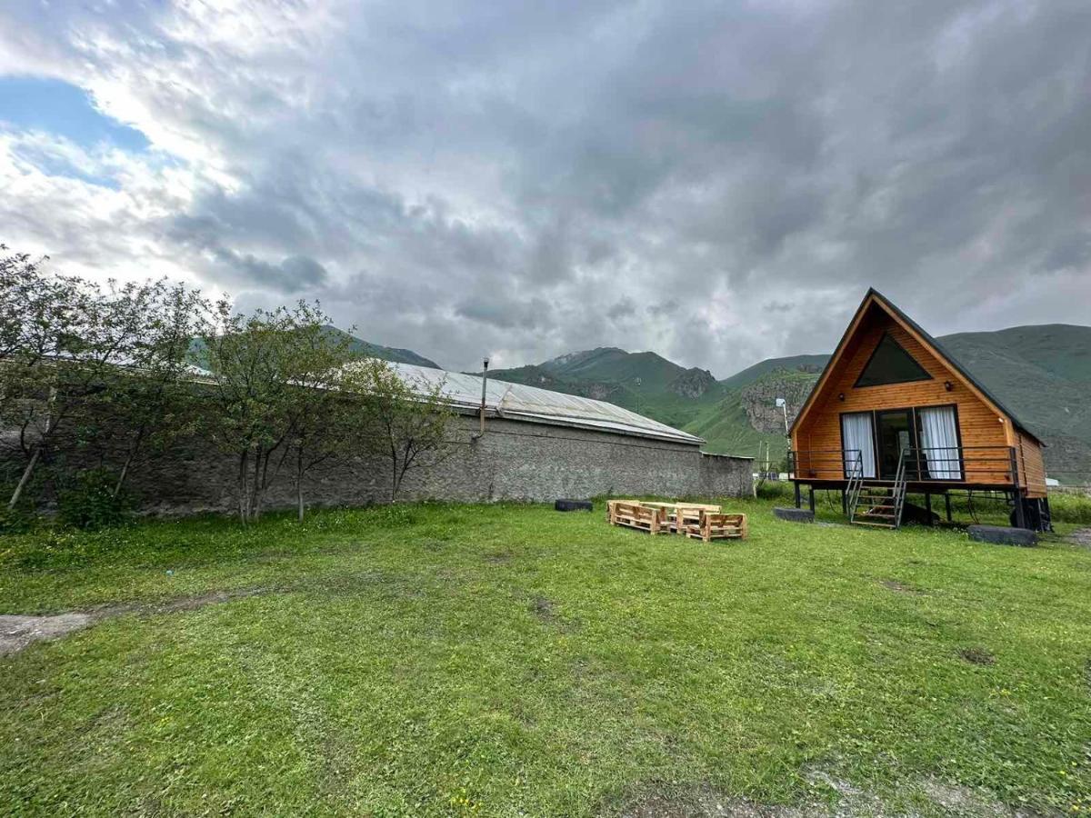 Thomas' Hut Leilighet Kazbegi Eksteriør bilde