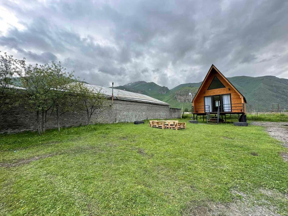 Thomas' Hut Leilighet Kazbegi Eksteriør bilde
