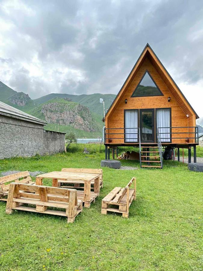 Thomas' Hut Leilighet Kazbegi Eksteriør bilde