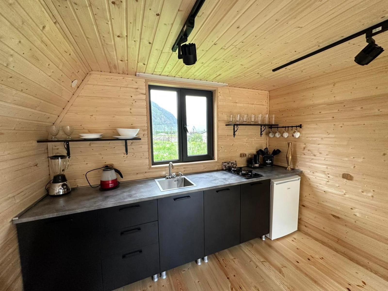 Thomas' Hut Leilighet Kazbegi Eksteriør bilde
